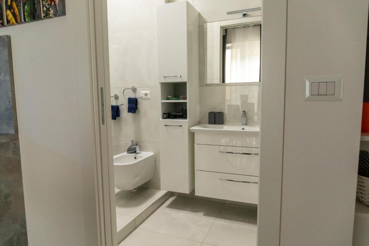 Cozy Loft Putignani Apartment บารี ภายนอก รูปภาพ